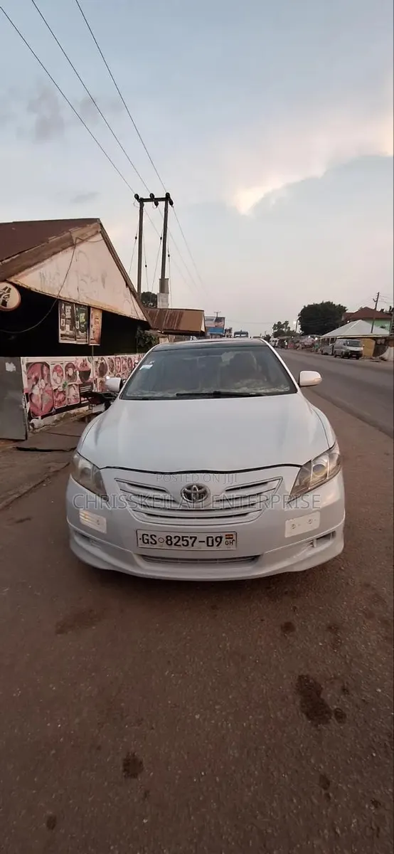 Toyota Camry SE 4dr Sedan (2.4L 4cyl 5A) 2009 White · Photo 1