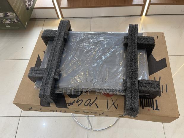 Laptop Lenovo Thinkpad X1 Yoga 32GB Intel Core I7 SSD 512GB · Photo 1