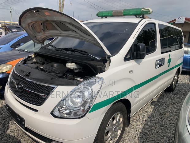 Hyundai H-100 2003 White · Photo 5