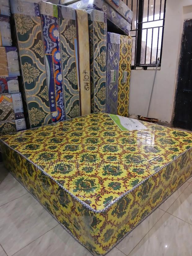 13 Inches Super High Density Queen Size Mattress · Photo 1