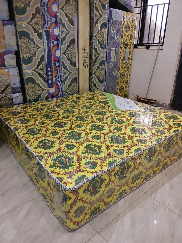 13 Inches Super High Density Queen Size Mattress · Photo 3