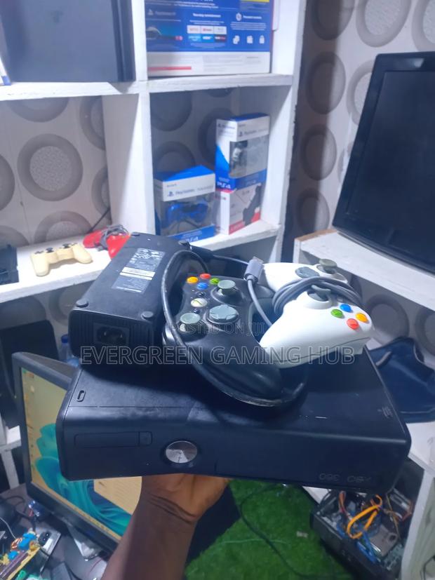 Xbox360 With 14 Games