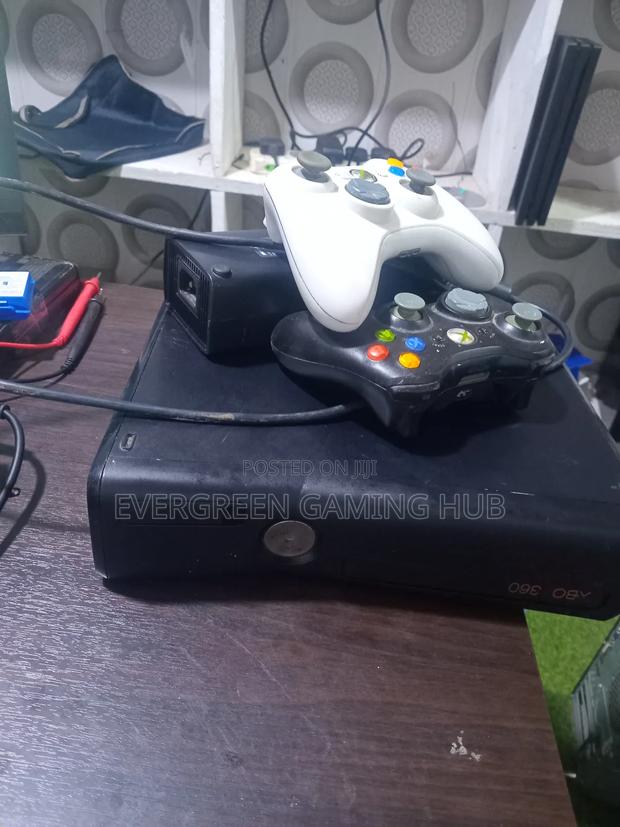 Xbox360 With 14 Games · Photo 4