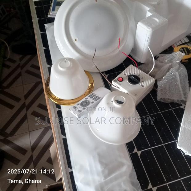 Solar Dc Ceiling Fan With Light · Photo 2