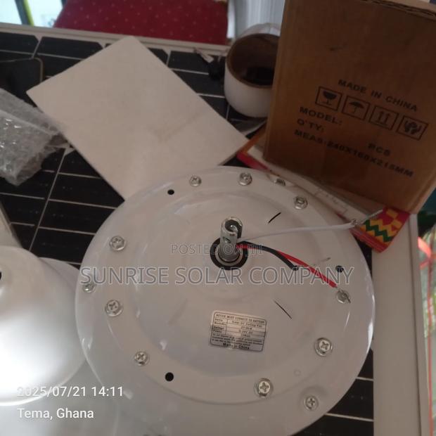 Solar Dc Ceiling Fan With Light · Photo 3