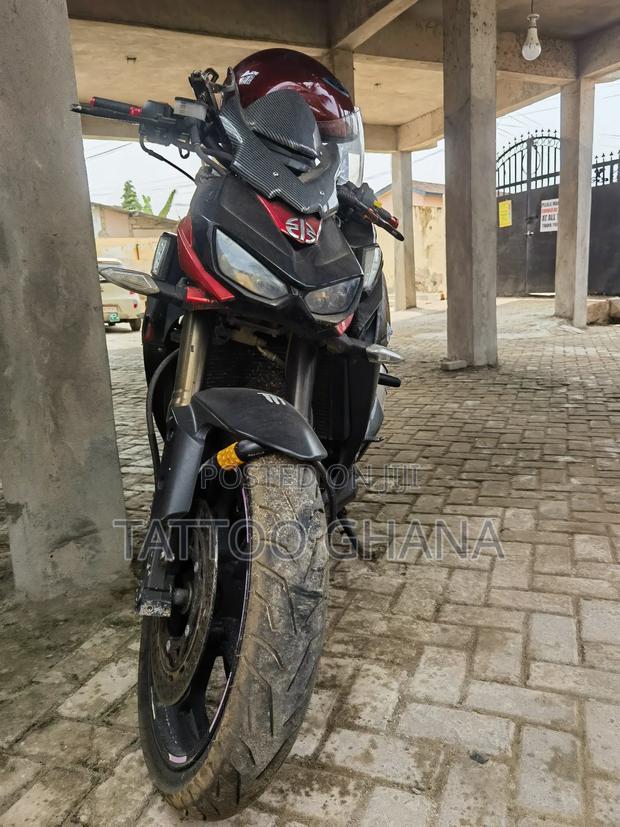 Kawasaki Z400 2019 Red · Photo 3