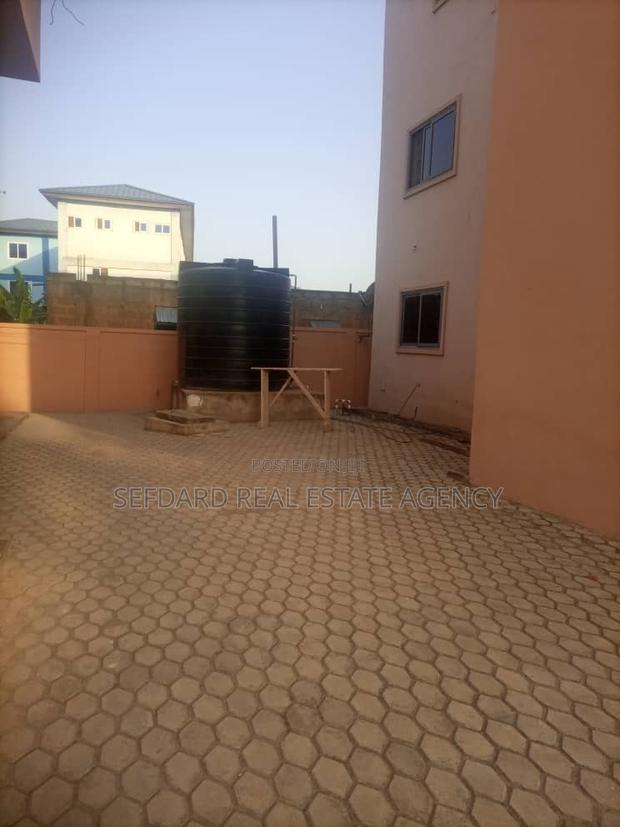 20bdrm Apartment in Amasaman for sale · Photo 6