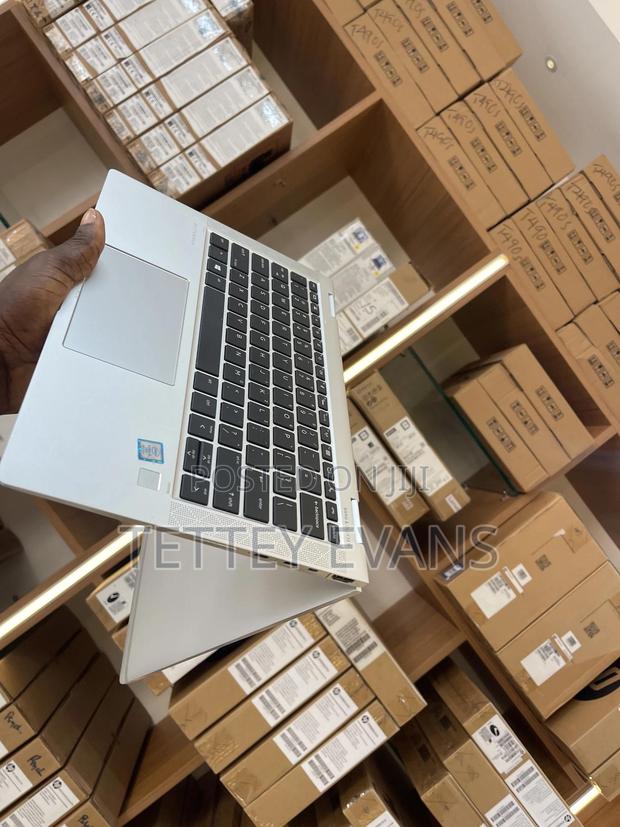 Laptop HP EliteBook 1040 G8 16GB Intel Core I7 SSD 512GB · Photo 2