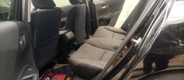 Honda Accord LX 4dr Sedan FWD (2.4L 4cyl 2A) 2017 Black · Photo 3