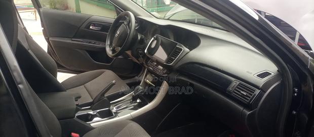 Honda Accord LX 4dr Sedan FWD (2.4L 4cyl 2A) 2017 Black · Photo 6