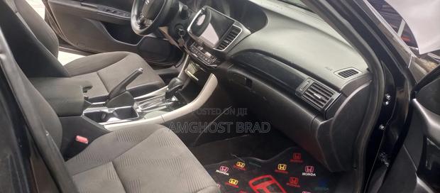 Honda Accord LX 4dr Sedan FWD (2.4L 4cyl 2A) 2017 Black · Photo 7