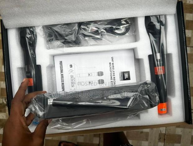 JBL Vm888 Plus Professional Wireless (Uhf-System) Microphone · Photo 2
