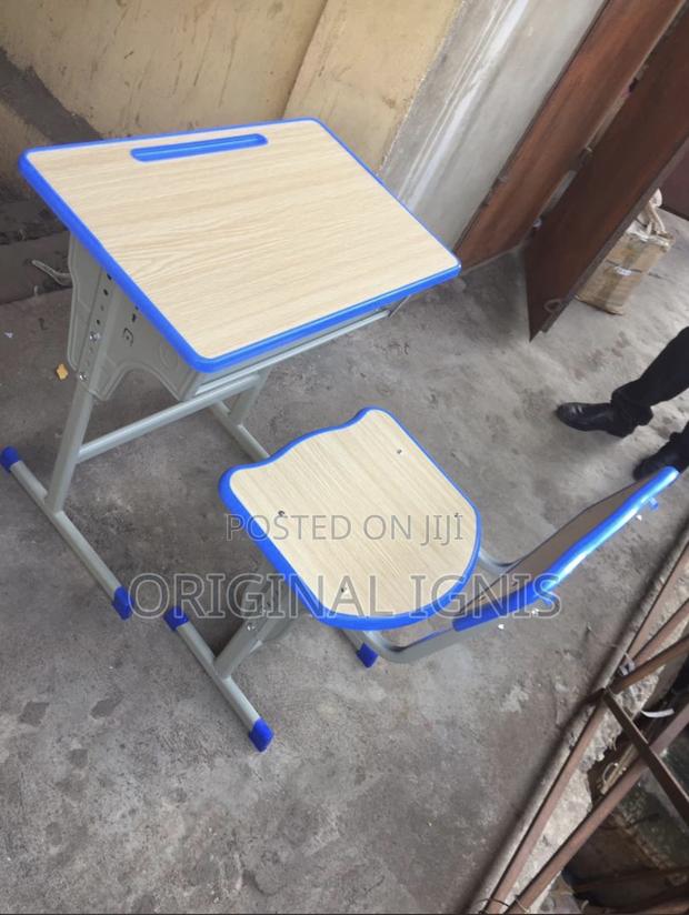 Student Desk · Photo 1