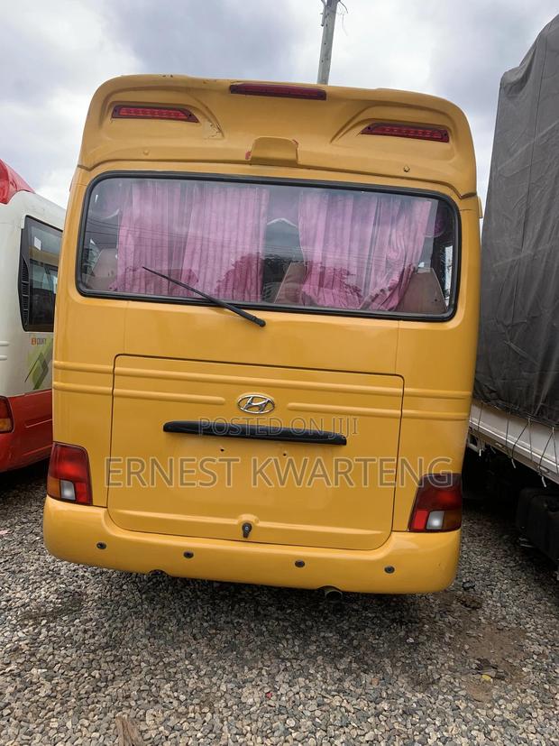Hyundai County 2007 Yellow · Photo 3