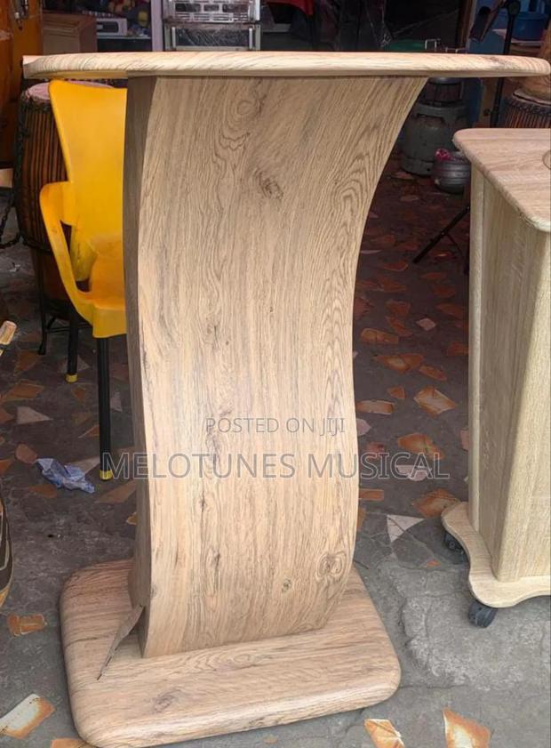 Wooden Pulpit for Organisations · Photo 1