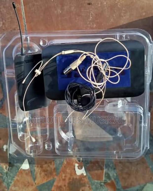 Shure BLX Single Wireless Lapel Microphone · Photo 2