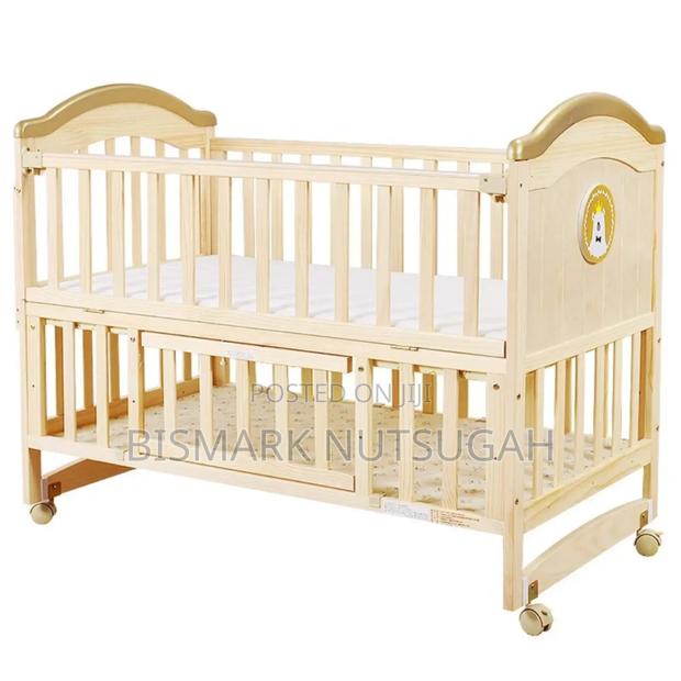 Modern Wooden Baby Cot Bed · Photo 1