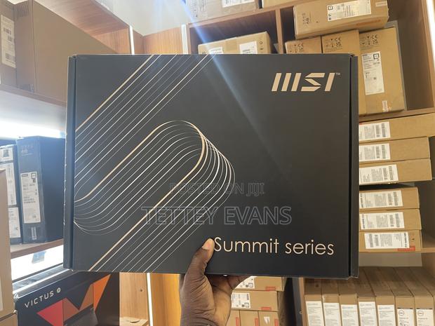 New Laptop MSI Summit E14 Flip Evo 32GB Intel Core I7 SSD 2T · Photo 2