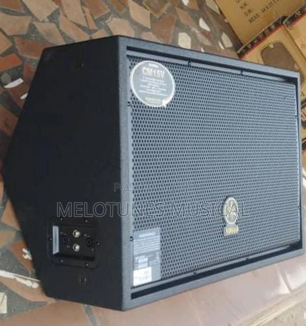 Yamaha Cm15v 15inches Stage Monitors · Photo 1