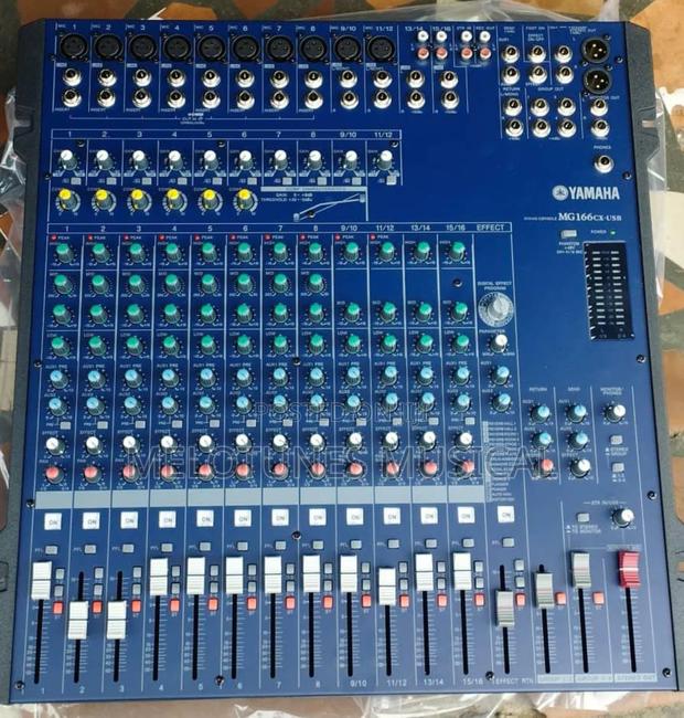 Yamaha Mg166cx-Usb 16-Channel Professional Mixer. · Photo 1