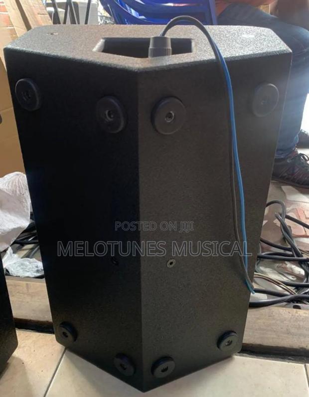 JBL Srx712m 12inches Two-Way Stage Monitor/Utility Speaker · Photo 4