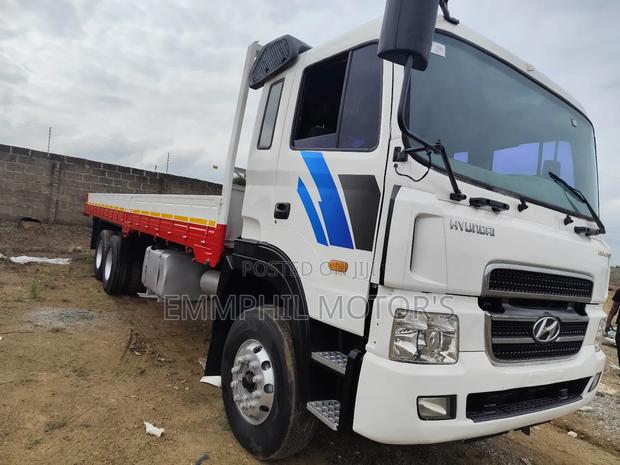 Hyundai Gold 14ton, Heavy Duty Truck. · Photo 1