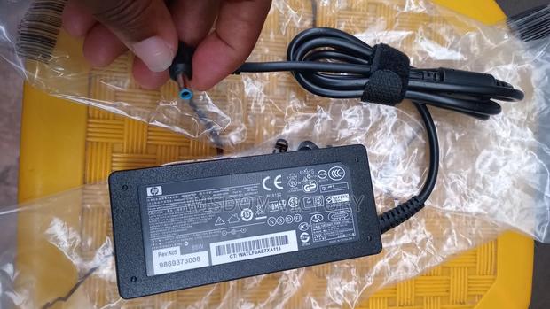 Hp Blue Pin Charger Available · Photo 1