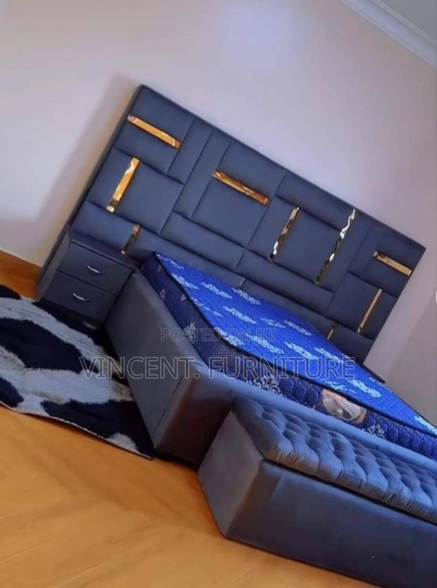 Queen Size Bed Frame With · Photo 1