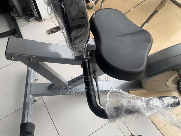 Recumbent Bike 130kg · Photo 6