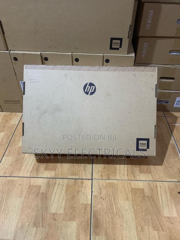 Hp 200 G4 22 All in One Pc TPC-Q066-22 · Photo 1