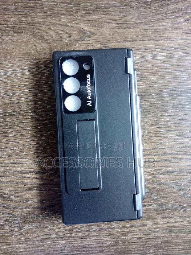 Z Fold 6 Cases With a Stand and a Screen Protector · Photo 1