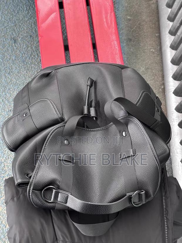 Zara Unisex Quality Backpack · Photo 5