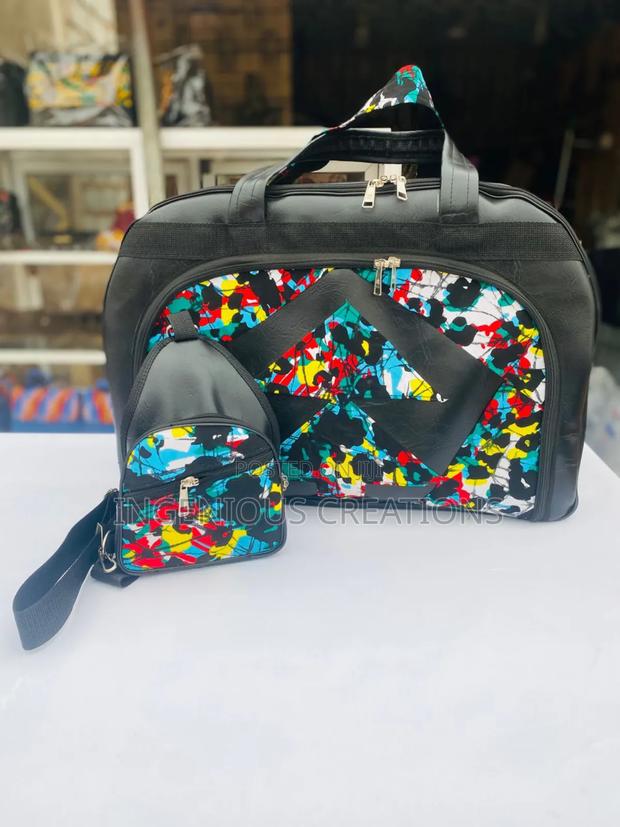 Travel Bag With Body Bag · Photo 2