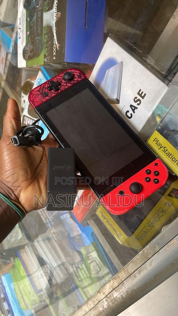 Nintendo Switch With Games Fc25 ,Frome Home · Photo 2