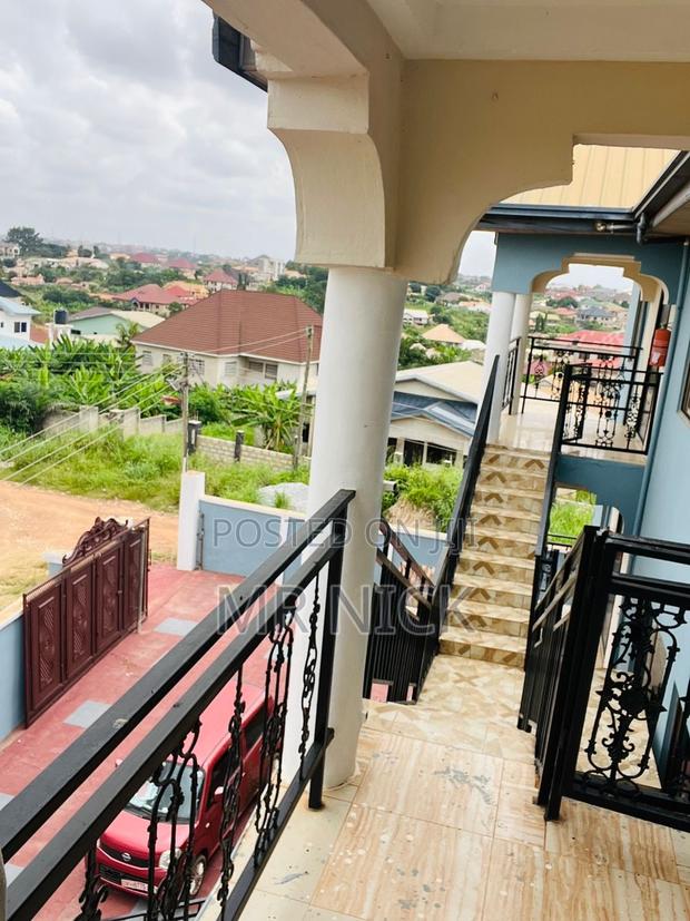 18bdrm House in Kumasi Metropolitan for sale · Photo 1