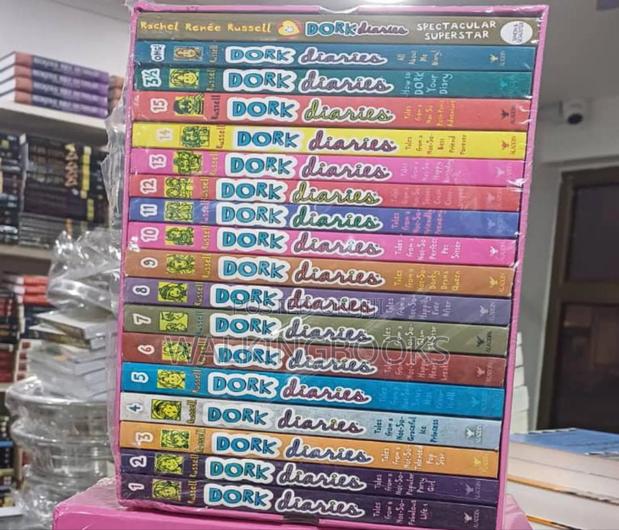 Dork Diaries;18 Titles In A Pack · Photo 1