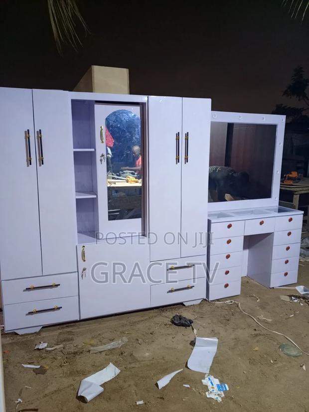 4in1wardrobe With Dressing Mirrors · Photo 3