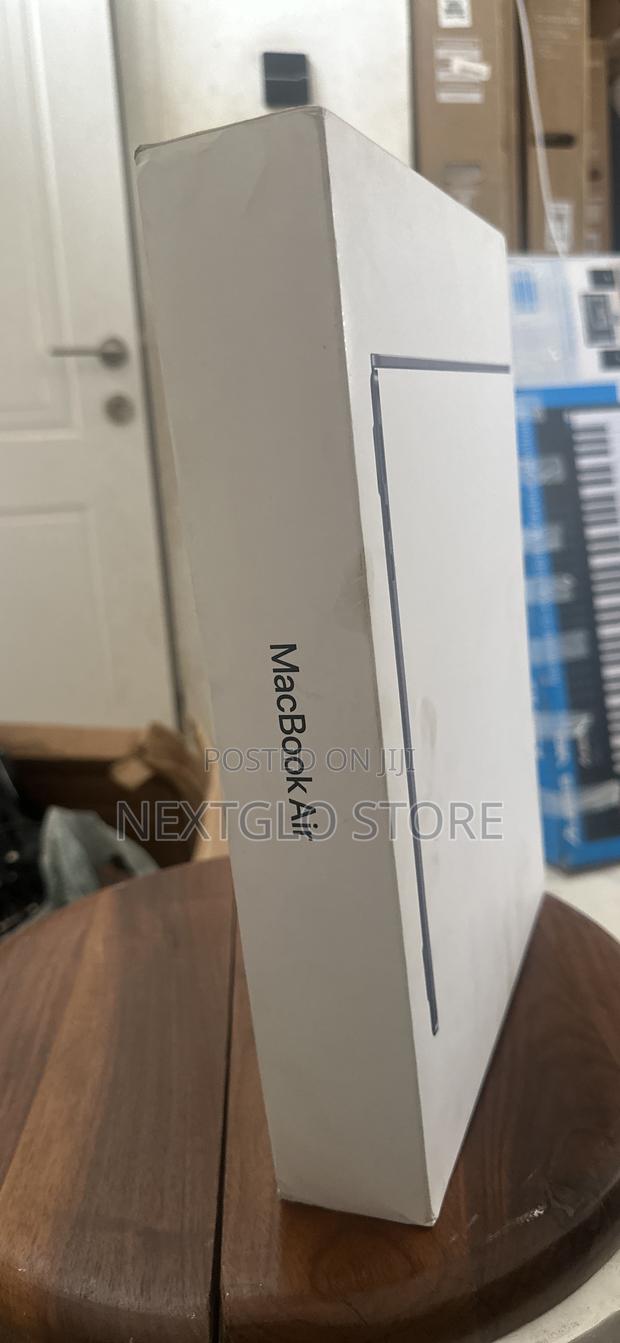 New Laptop Apple MacBook Air 16GB Apple M4 SSD 256GB · Photo 2