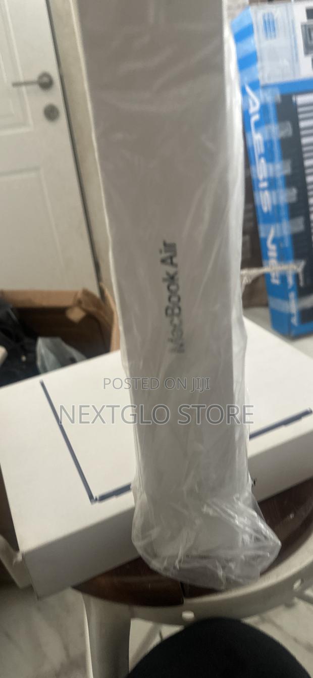 New Laptop Apple MacBook Air 16GB Apple M4 SSD 256GB · Photo 2