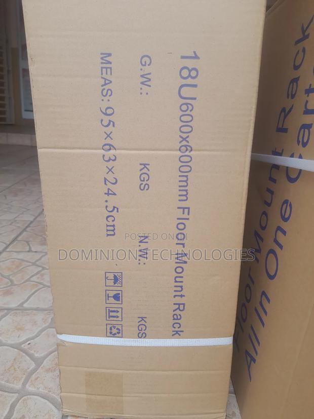 18u Floor Cabinet 600x600mm All-in-One · Photo 2