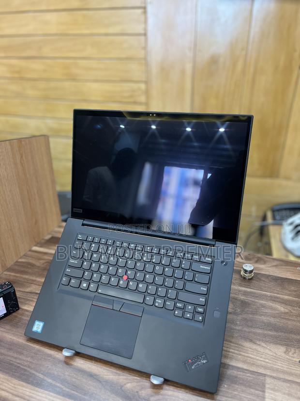 Laptop Lenovo 16GB Intel Xeon SSD 512GB · Photo 5