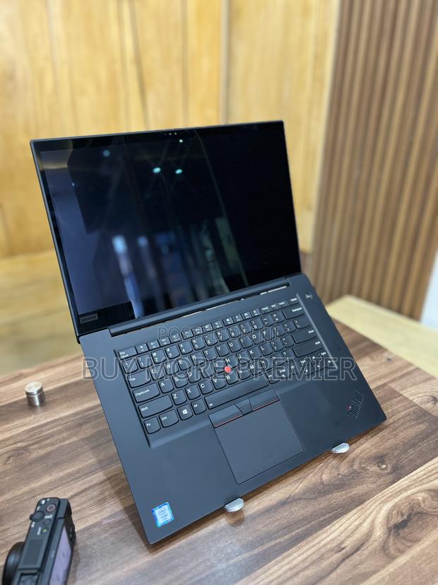 Laptop Lenovo 16GB Intel Xeon SSD 512GB · Photo 7