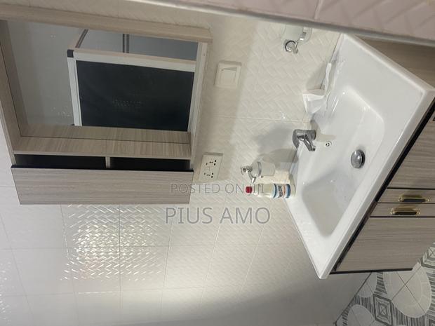 Furnished 2bdrm Apartment in Osu for rent · Photo 2