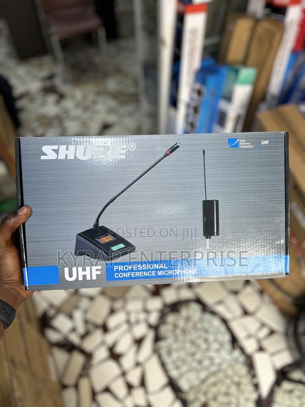 2 in 1 Cordless Conference Microphone · Photo 2