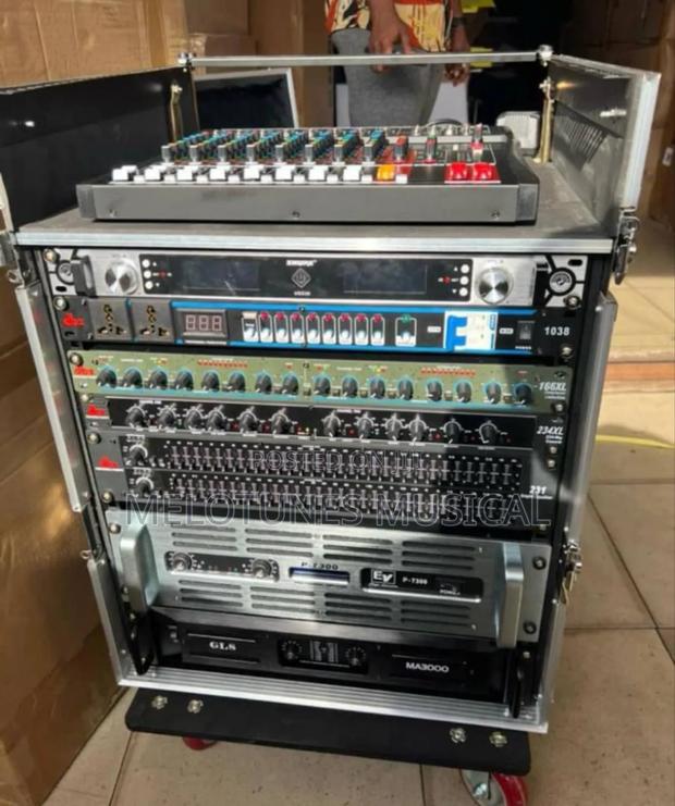 Full Amplifier Rack Set of Amplifiers With Mixer · Photo 1
