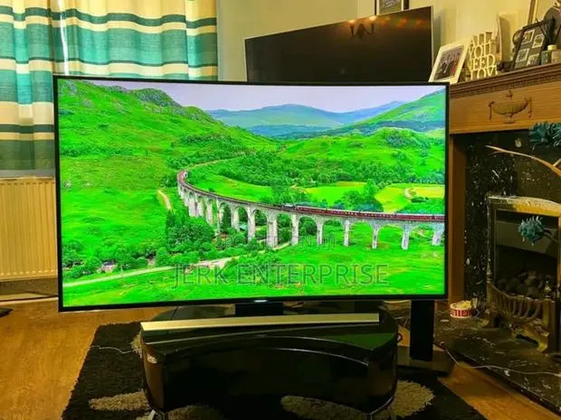 55inches Samsung Curved · Photo 1
