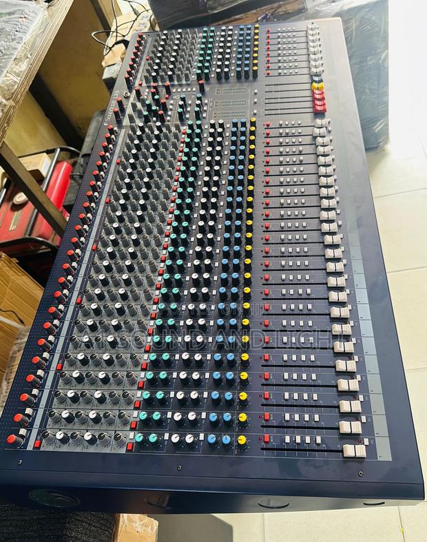 Soundcraft Lx9- 32 Channel Live Audio Mixer · Photo 3