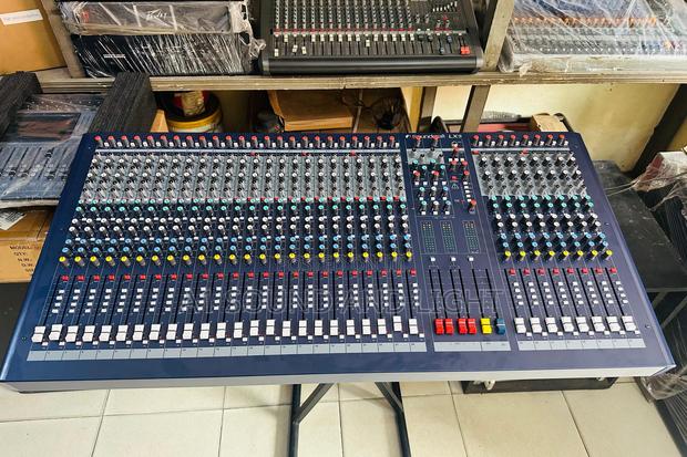 Soundcraft Lx9- 32 Channel Live Audio Mixer · Photo 4