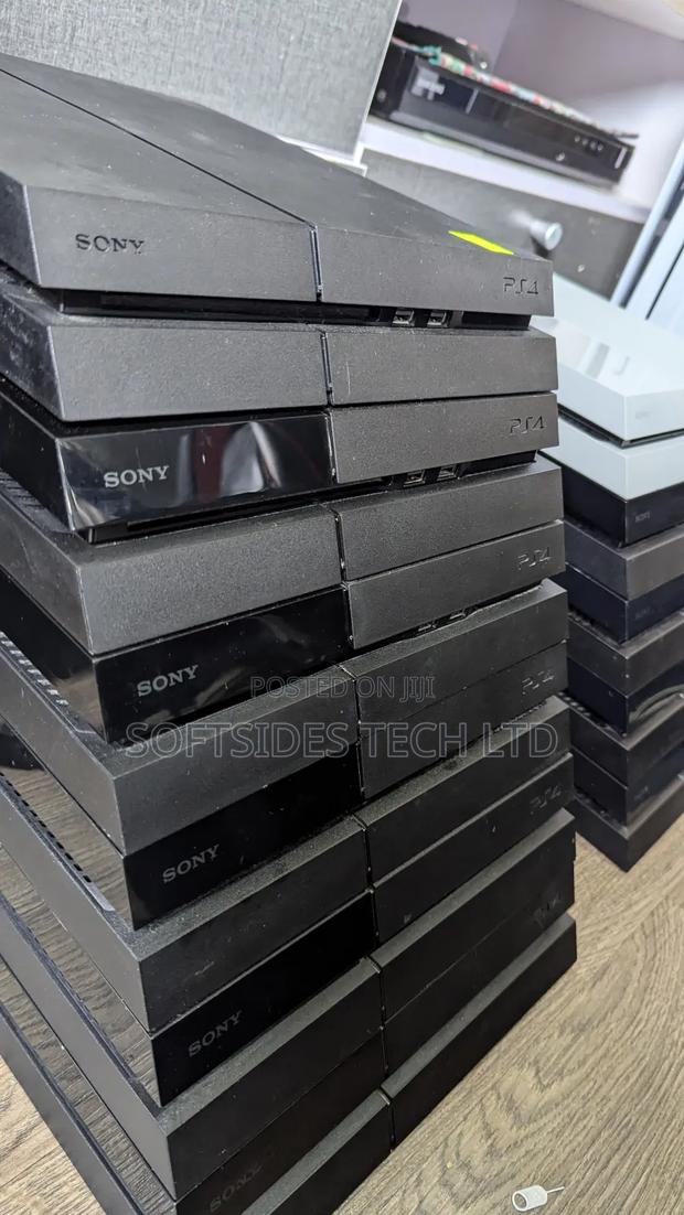 Ps4 Playstation 4 Home Used With Accessories for Sale · Photo 1
