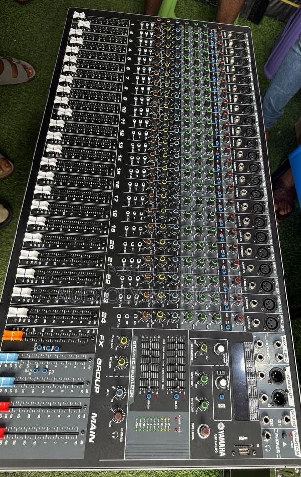 SMX-24channel Mixer /Yamaha · Photo 1